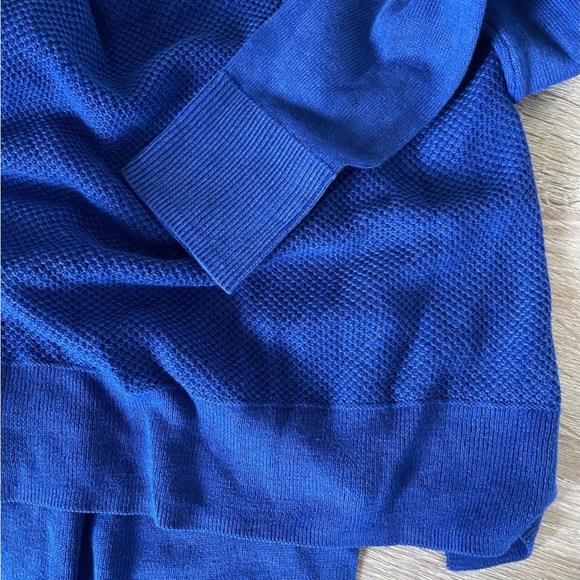 American Eagle Pullover - Picture 2 of 6